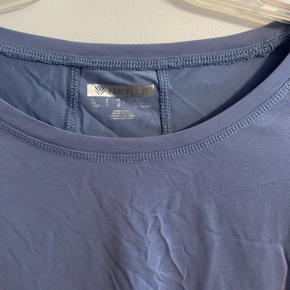 Forever 21 Light Blue Short Sleeve Crop Top - Picture 3 of 4